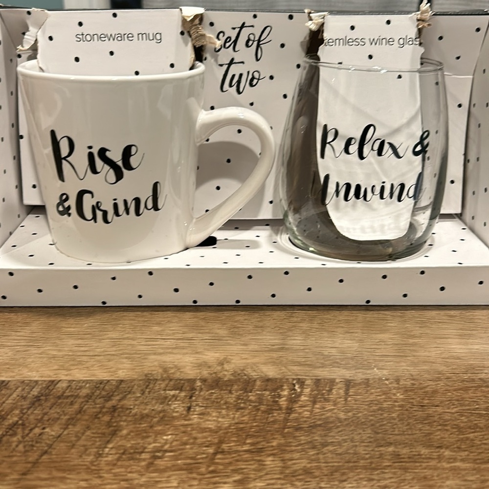 Set of dishware